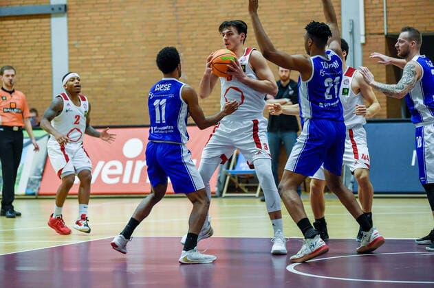 Barmer 2 Basketball Bundesliga ProB, Rheinstars Koeln vs TKS 49ers Stahnsdorf, 12 12 2020 Yannick Kneesch RheinStars Koeln 3 , Barmer 2 Basketball Bundesliga ProB, Rheinstars Koeln vs TKS 49ers Stahnsdorf on 12 12 2020 at ASV Koeln in Koeln North Rhine-Westphalia Copyright: xBEAUTIFULxSPORTS Mueller-Laschetx