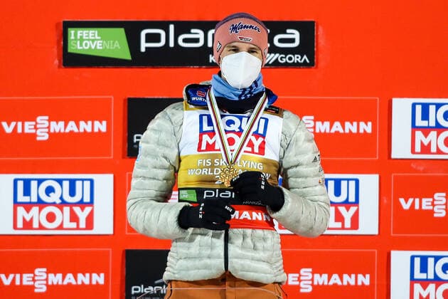 SKI FLYING - FIS Ski Flying World Championship, WM, Weltmeisterschaft Planica PLANICA,SLOVENIA,12.DEC.20 - NORDIC SKIING, Ski jumping, Skispringen, Ski, nordisch SKI FLYING - FIS Ski Flying World Championship, award ceremony. Image shows Karl Geiger (GER). Keywords: medal. GEPAxpictures xMaticxKlansek