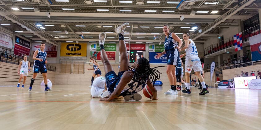 Barbora Kasparkowa 10, GISA Lions SV Halle and Respect Leaphar XCYDE Angels GISA Lions SV Halle vs XCYDE Angels Nördlingen Basketball 1 Bundesliga ERDGAS Sportarena Halle Saale 12 12 2020 Photo Holger John Sachsen Anhalt Germany