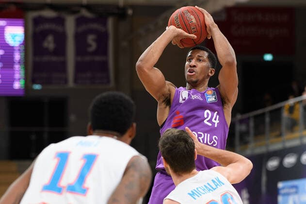 BG Göttingen Syntainics MBC 12 12 2020, Basketball Bundesliga easyCredit BBL, season 2020 2021, main round, 6 matchday, BG Göttingen Syntainics MBC Göttingens Aubrey Dawkins throws on the basket Göttingen Lower Saxony Germany