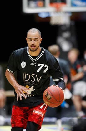 Germany, Chemnitz, Messe Chemnitz, 12 12 2020, emspor, emonline, despor, deonline, NINERS Chemnitz vs s Oliver Wuerzburg, Basketball, BBL Bild v li Alex King s Oliver Wuerzburg for the first time again for Wuerzburg DFL REGULATIONS PROHIBIT ANY USE OF PHOTOGRAPHS AS IMAGE SEQUENCES AND OR QUASI VIDEO Copyright: HMBxMedia xHeikoxBecker