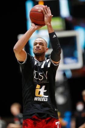 Germany, Chemnitz, Messe Chemnitz, 12 12 2020, emspor, emonline, despor, deonline, NINERS Chemnitz vs s Oliver Wuerzburg, Basketball, BBL Bild v li Alex King s Oliver Wuerzburg for the first time again for Wuerzburg DFL REGULATIONS PROHIBIT ANY USE OF PHOTOGRAPHS AS IMAGE SEQUENCES AND OR QUASI VIDEO Copyright: HMBxMedia xHeikoxBecker