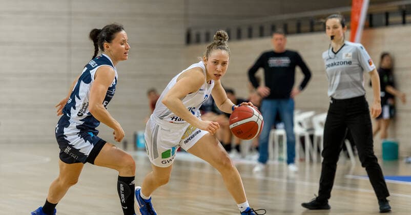 Darien Huff 02, GISA Lions SV Halle vs Magaly Sonja Meynadier XCYDE Angels GISA Lions SV Halle vs XCYDE Angels Nördlingen Basketball 1 Bundesliga ERDGAS Sportarena Halle Saale 12 12 2020 Photo Holger John Sachsen Anhalt Germany