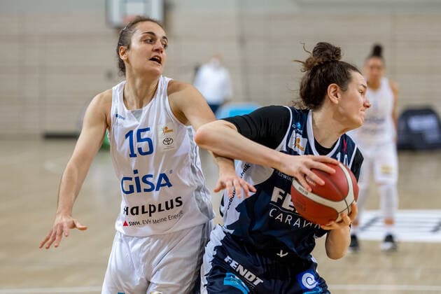 Styliani Stella Fouraki 15, GISA Lions SV Halle vs. Nadjeschda Ilmberger XCYDE Angels GISA Lions SV Halle vs. XCYDE Angels Nördlingen Basketball 1 Bundesliga ERDGAS Sportarena Halle Saale 12 12 2020 Photo Holger John Sachsen Anhalt Germany