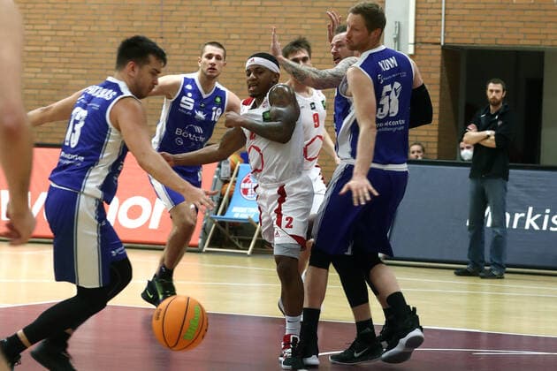 Sport Rheinstars Cologne vs Eintracht Stahnsdorf Basketball BARMER 2 Basketball Bundesliga ProB from left Karolis Babkauskas Entracht , Vincent Lamont Golson Rheinstars , Kristian Kuhn Eintracht 12 12 2020