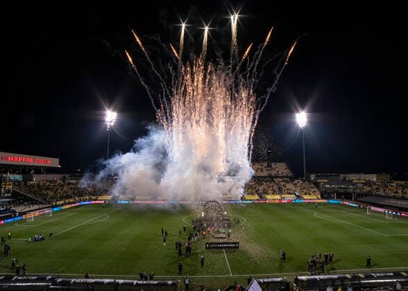 Bilder des Jahres 2020, Sport 12 Dezember Sport Themen der Woche KW50 Sport Bilder des Tages COLUMBUS, OH - DECEMBER 12: General view of pyrotechnics going off after the MLS, Fussball Herren, USA Cup between the Columbus Crew SC and the Seattle Sounders FC at MAPFRE Stadium in Columbus, Ohio on December 12, 2020. (Photo by Jason Mowry Icon Sportswire) SOCCER: DEC 12 MLS Cup - Columbus Crew SC v Seattle Sounders FC Icon2012120023