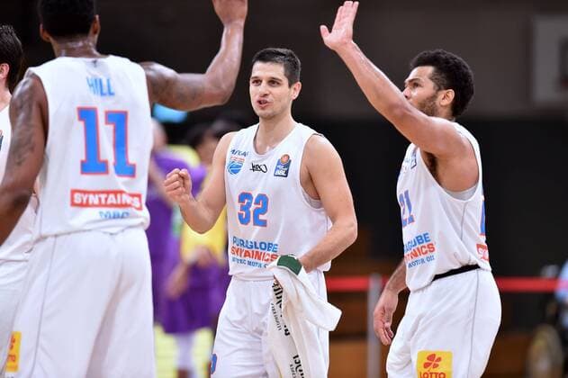 Cheers, joy Kyndahl Hill Syntainics MBC NR11 , Roko Rogic M , Quinton Hooker R , GER, Basketball, Bundesliga, BBL, BG Goettingen Syntainics MBC, 12 12 2020, Basketball, Bundesliga, BBL, BG Goettingen Syntainics MBC, 12 12 2020 Goettingen Copyright: xSippel xEibner-Pressefotox EP_rsl