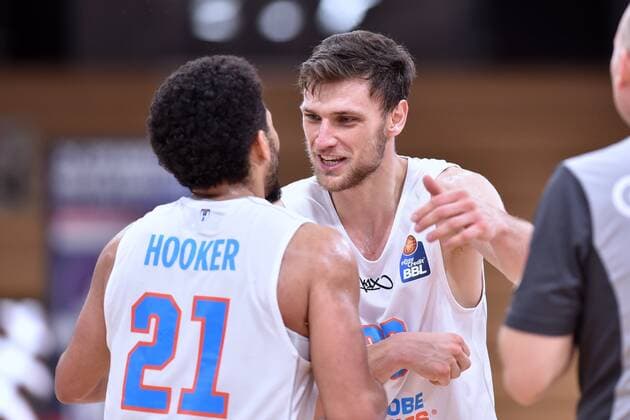 Cheers, joy after the victory Michal Michalak Syntainics MBC R and Quinton Hooker NR 21 , GER, Basketball, Bundesliga, BBL, BG Goettingen Syntainics MBC, 12 12 2020, Basketball, Bundesliga, BBL, BG Goettingen Syntainics MBC, 12 12 2020 Goettingen Copyright: xSippel xEibner-Pressefotox EP_rsl