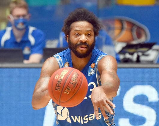 12 12 2020, xhbx, Basketball BBL Bundesliga, Frankfurt Skyliners MHP Riesen Ludwigsburg emspor, v l Quantez Robertson Fraport Skyliners Frankfurt DFL DFB REGULATIONS PROHIBIT ANY USE OF PHOTOGRAPHS as IMAGE SEQUENCES and or QUASI VIDEO Frankfurt am Main