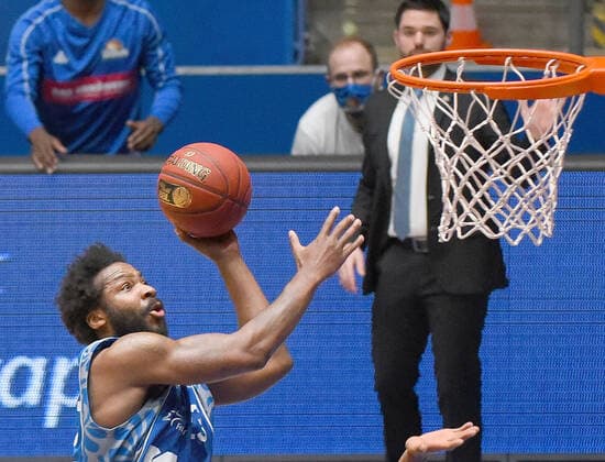 12 12 2020, xhbx, Basketball BBL Bundesliga, Frankfurt Skyliners MHP Riesen Ludwigsburg emspor, v l Quantez Robertson Fraport Skyliners Frankfurt DFL DFB REGULATIONS PROHIBIT ANY USE OF PHOTOGRAPHS as IMAGE SEQUENCES and or QUASI VIDEO Frankfurt am Main