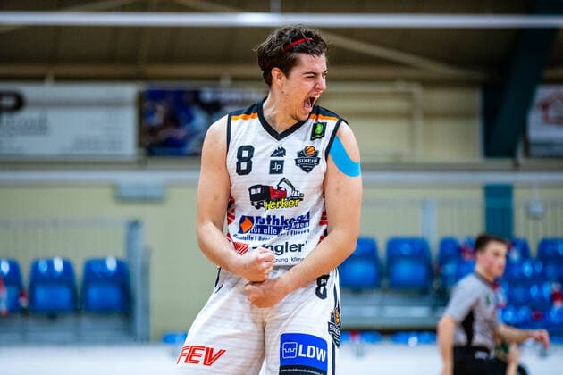 Nemanja Nadjfeji 8 BSW Sixers during the 2020 season 21 men in the Barmer Bundesliga ProB between BSW Sixers and ART Giants Düsseldorf in the Ballsporthalle Sandersdorf on 12 December 2020 in Sandersdorf, Saxony Anhalt, Germany