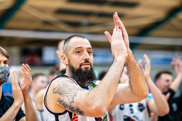 Djordje Pantelic 12 BSW Sixers during the 2020 season 21 men in the Barmer Bundesliga ProB between BSW Sixers and ART Giants Düsseldorf in the Ballsporthalle Sandersdorf on 12 December 2020 in Sandersdorf, Saxony Anhalt, Germany