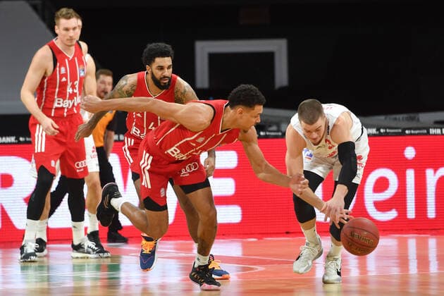 Wade Baldwin FCB ,Action,duel against L O REILLY Giessen Basketball 1 Bundesliga, FC Bayern Muenchen Basketball Giessen 46ers on 13 12 2020 ,A U D I D O M E