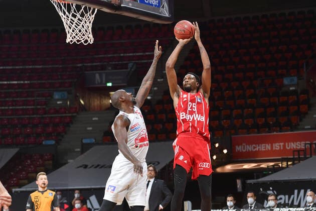 JaJuan Johnson FCB , action, duel against B BOWMAN Giessen Basketball 1 Bundesliga, FC Bayern Muenchen Basketball Giessen 46ers on 13 12 2020 ,A U D I D O M E