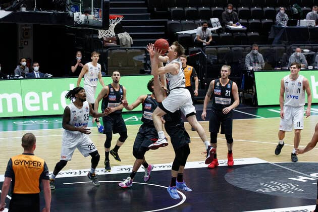 BBL easyCredit Basketball Bundesliga Season 2020 2021 6 game day on Sunday, 13 December 2020 at the edel optics de Arena in Hamburg Hamburg Towers Ratiopharm Ulm by Patrick Heckmann Ulm , Justus Hollatz Towers Hamburg Towers Ratiopharm Ulm