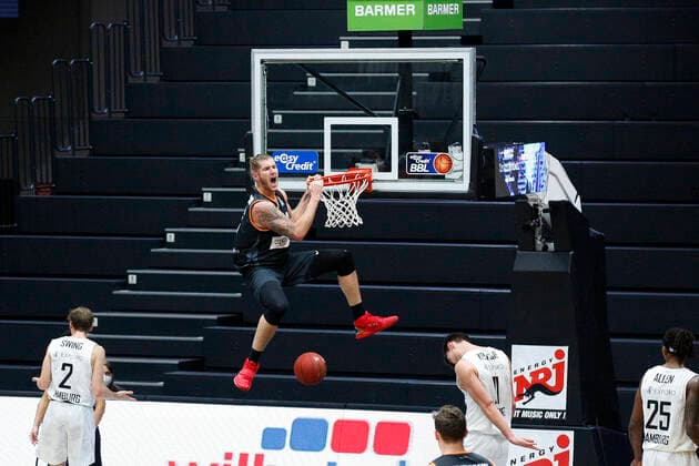 BBL easyCredit Basketball Bundesliga Season 2020 2021 6 matchday on Sunday, 13 December 2020 at edel optics de Arena in Hamburg Hamburg Towers Ratiopharm Ulm Dylan Osetkowski Ulm Hamburg Towers Ratiopharm Ulm