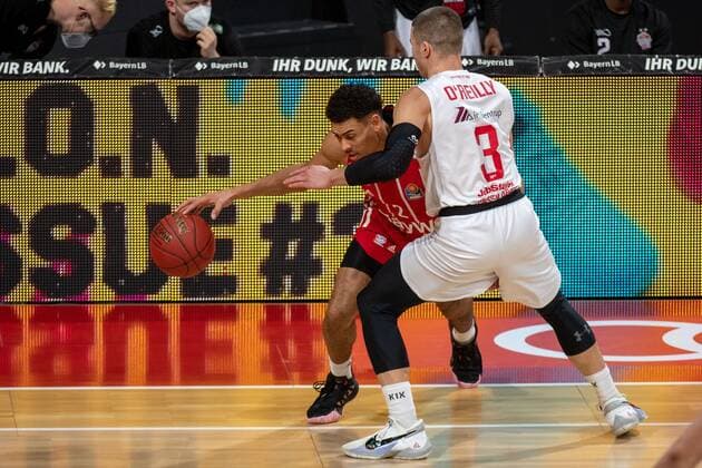 Diego Flaccadori 12 FC Bayern , Liam O Reilly 3 Giessen 46ers , FC Bayern Basketball vs Giessen 46ers, BBL, 13 12 2020 Munich Bayern Germany Copyright: xkolbert-press UlrichxGamelx