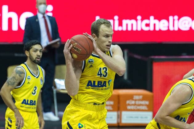 Luke Sikma Alba, Game before empty ranks 13 12 2020, BBL, Alba Berlin vs Brose Bamberg, in the Mercedes Benz Arena, GER, Berlin, 13 12 2020, BBL, Alba Berlin vs Brose Bamberg Berlin Copyright: xUwexKoch xEibner-Pressefotox EP_ukh