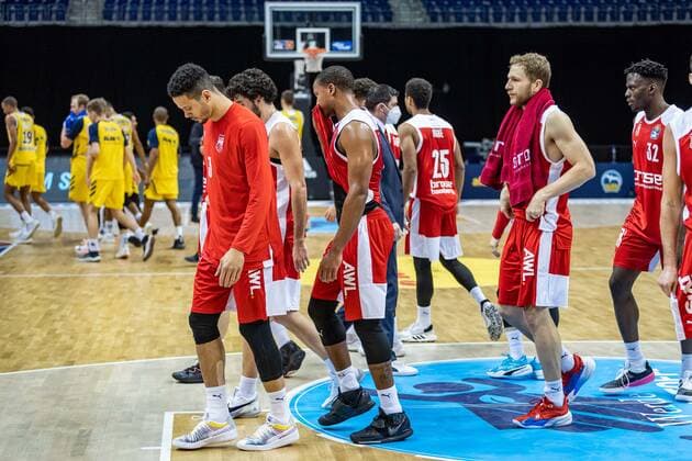 Basketball Berlin 13 12 2020 Season 2020 2021 easyCredit BBL 1 Bundesliga BBL Alba Berlin vs Brose Banberg downed Bamberger after defeat