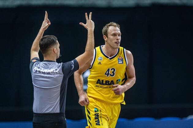 Basketball Berlin 13 12 2020 Season 2020 2021 easyCredit BBL 1 Bundesliga BBL Alba Berlin vs Brose Banberg Luke Sikma Alba Berlin, No 43