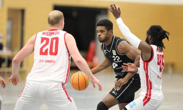 ProB BARMER 2 Basketball Bundesliga, Group North, 9 Matchday, ETV Hamburg WWU Baskets Münster 72 105 , Vladimir Migunov ETV, l , MALCOLM DELPECHE Münster, M , Abdulai Abaker ETV Eimsbüttel Hamburg