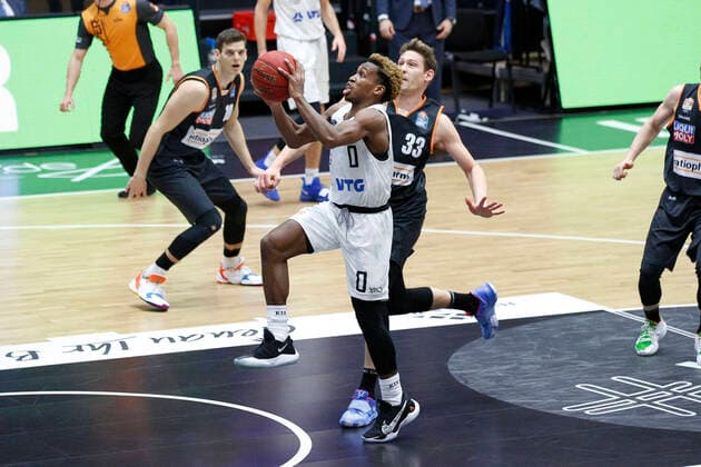 BBL easyCredit Basketball Bundesliga Season 2020 2021 6 game day on Sunday, 13 December 2020 at the edel optics de Arena in Hamburg Hamburg Towers Ratiopharm Ulm v l TJ Shorts II Towers , Patrick Heckmann Ulm Hamburg Towers Ratiopharm Ulm