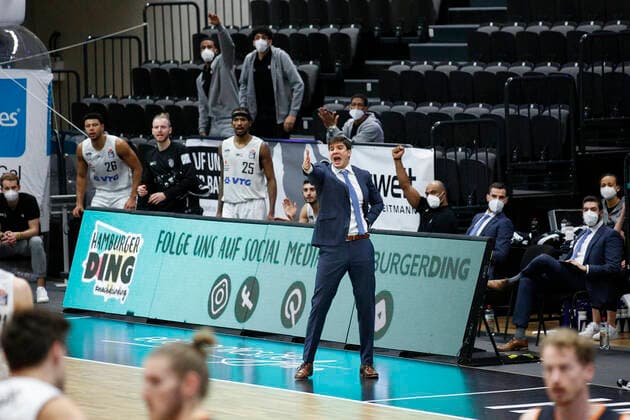 BBL easyCredit Basketball Bundesliga Season 2020 2021 6 matchday on Sunday, 13 December 2020 at the edel optics de Arena in Hamburg Hamburg Towers Ratiopharm Ulm Head coach Pedro Calles Towers Hamburg Towers Ratiopharm Ulm