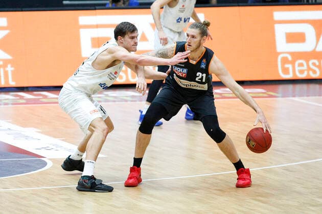 BBL easyCredit Basketball Bundesliga Season 2020 2021 6 game day on Sunday, 13 December 2020 at the edel optics de Arena in Hamburg Hamburg Towers Ratiopharm Ulm by Maik Kotsar Towers , Dylan Osetkowski Ulm Hamburg Towers Ratiopharm Ulm