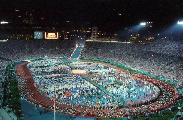 Archivbilder der Woche SPORT KW51 Olympische Spiele 1996 in Atlanta. Eröffnungsfeier 19.07.1996. Übersicht Olympic Stadium beim Einmarsch der Nationen. *** Olympic Games 1996 in Atlanta Opening Ceremony 19 07 1996 Overview Olympic Stadium at the marching in of the nations HM