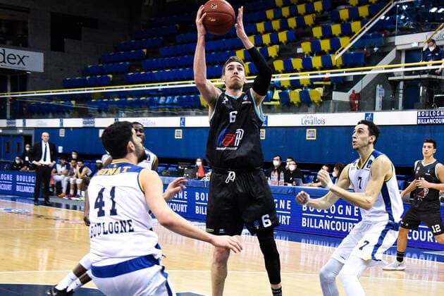 MICHINEAU David ( 6 - Metropolitans 92 ) - Tomer Ginat ( 41 - Metropolitans 92 ) - Maxime Roos ( 7 - Metropolitans 92 ) - BASKET : Metropolitans 92 vs Germani Brescia - Eurocup - 15 12 2020 FedericoPestellini Panoramic 