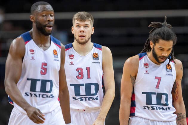 2020-12-15 Kaunas Lithuania. Basketball team Zalgiris Kaunas plays vs Baskonia Vitoria Gasteiz Euroleague game at Zalgiris arena in Kaunas on Tuesday 15 of December 2020. 7PIERRIA HENRY 31 ROKAS GIEDRAITIS 5 TONYE JEKIRI. Vilnius Lithuania  Copyright: xKarolisxKavolelisx euroleague basketball