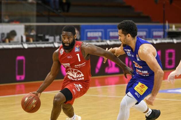 Jonathan Stark, Quinton Hooker 1 matchday, Basketball Bundesliga, Basketball season 2020 2021, Germany, easyCredit BBL, Germany, Giessen 46ers, giessen red, men, Jobstairs GIESSEN 46ers MBC Syntainics MBC, men, MBC blue white