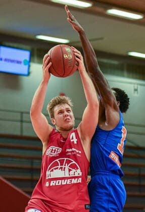 Bjarne Kraushaar 1 Matchday, Basketball Bundesliga, Basketball Season 2020 2021, Germany, easyCredit BBL, Germany, Giessen 46ers, giessen red, Men, Jobstairs GIESSEN 46ers MBC Syntainics MBC, Men, MBC blue white