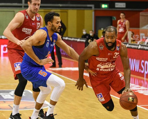 Johannes Richter, David Brembly, Brandon Thomas 1 Matchday, Basketball Bundesliga, Basketball Season 2020 2021, Germany, easyCredit BBL, Germany, Giessen 46ers, giessen red, Men, Jobstairs GIESSEN 46ers MBC Syntainics MBC, Men, MBC blue white
