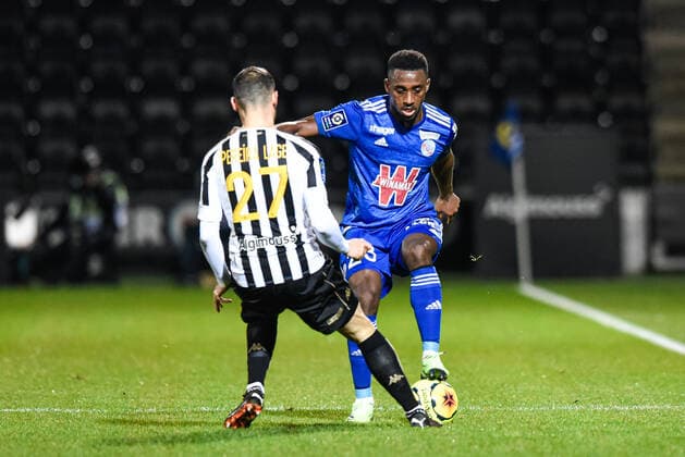CAROLE Lionel ( 23 - Strabourg ) - PEREIRA LAGE Mathias ( 27 - Angers ) - FOOTBALL : Angers vs Strasbourg - Ligue 1 - Angers - 16 12 2020 FedericoPestellini Panoramic 