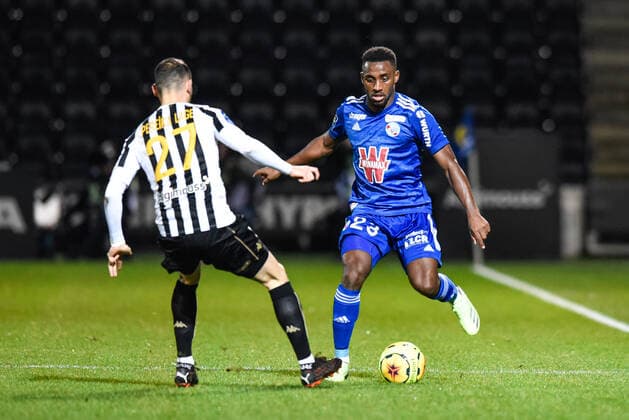 CAROLE Lionel ( 23 - Strabourg ) - PEREIRA LAGE Mathias ( 27 - Angers ) - FOOTBALL : Angers vs Strasbourg - Ligue 1 - Angers - 16 12 2020 FedericoPestellini Panoramic 