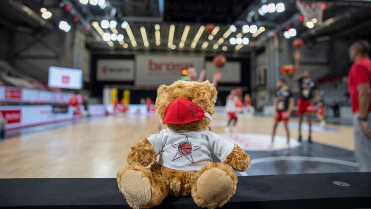 Germany, Bamberg, Brose Arena, 16 12 2020, emspor, emonline, despor, deonline, Brose Bamberg vs s Oliver Wuerzburg, basketball, BBL picture v li Shooty YoungStar also in Bamberg Copyright: HMBxMedia xHeikoxBecker