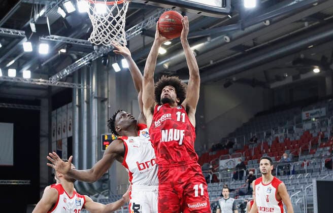Germany, Bamberg, Brose Arena, 16 12 2020, emspor, emonline, despor, deonline, Brose Bamberg vs s Oliver Wuerzburg, Basketball, BBL picture v li Norense Odiase Brose Bamberg and Zach Smith s Oliver Wuerzburg Copyright: HMBxMedia xHeikoxBecker