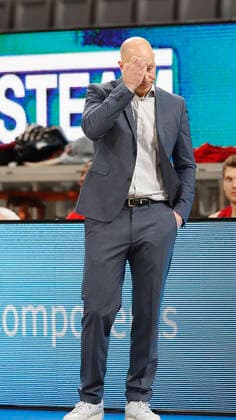 Germany, Bamberg, Brose Arena, 16 12 2020, emspor, emonline, despor, deonline, Brose Bamberg vs s Oliver Wuerzburg, Basketball, BBL picture v li head coach Denis Wucherer s Oliver Wuerzburg Copyright: HMBxMedia xHeikoxBecker