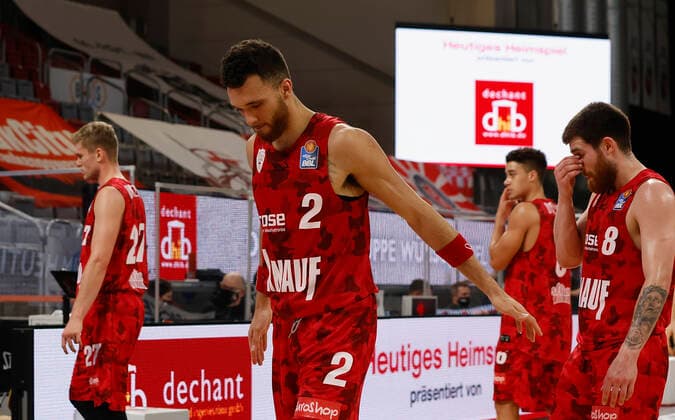 Germany, Bamberg, Brose Arena, 16 12 2020, emspor, emonline, despor, deonline, Brose Bamberg vs s Oliver Wuerzburg, Basketball, BBL picture f li Jonas Weitzel s Oliver Wuerzburg , Brekkott Chapman s Oliver Wuerzburg , Joshua Obiesie s Oliver Wuerzburg and Tayler Persons s Oliver Wuerzburg Copyright: HMBxMedia xHeikoxBecker