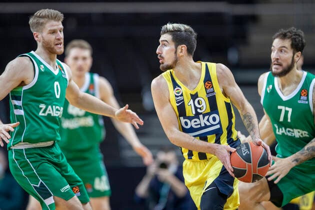 2020-12-17 Kaunas Lithuania. Basketball team Zalgiris Kaunas plays vs Fenerbahce Istanbul Euroleague game at Zalgiris arena in Kaunas on Thursday 17 of December 2020. NANDO DE COLO, THOMAS WALKUP, JOFFREY LAUVERGNE. Kaunas Lithuania  Copyright: xKarolisxKavolelisx euroleague basketball
