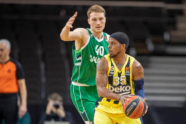 2020-12-17 Kaunas Lithuania. Basketball team Zalgiris Kaunas plays vs Fenerbahce Istanbul Euroleague game at Zalgiris arena in Kaunas on Thursday 17 of December 2020. MARIUS GRIGONIS, 35 ALI MUHAMMED. Kaunas Lithuania  Copyright: xKarolisxKavolelisx euroleague basketball