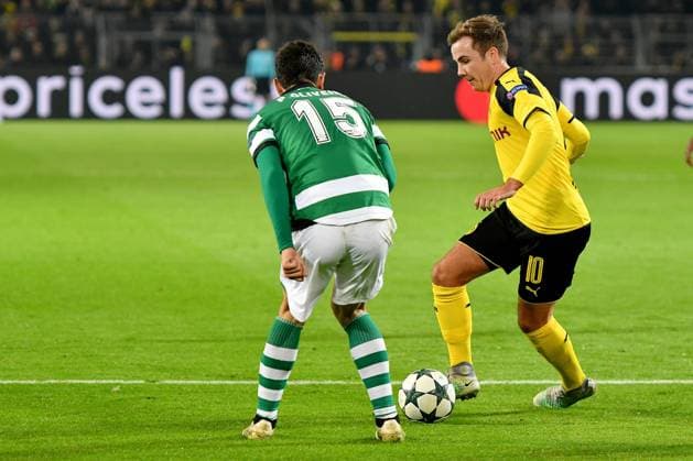 Dortmund, Germany 02 November 2016 CL 16 17 Bor Dortmund vs Benfica Lisbon v li in duel Paulo Oliveire Lisbon and Mario Götze Goetze BVB CL 16 17 Bor Dortmund vs Benfica Lisbon. gel