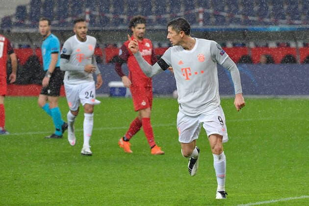 Salzburg, Austria 03 November 2020 CL 20 21 RB Salzburg vs FC Bayern Muenchen Robert Lewandowski FC Bayern Muenchen , cheers after his goal to equalize 1 1 on penalty 11m, jubilation joy emotion goal celebration goal scorer CL 20 21 RB Salzburg vs FC Bayern Muenchen jwas