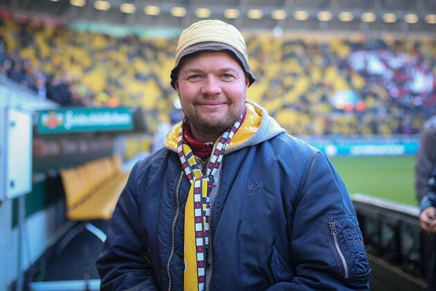 Dresden, Germany 03 December 2017 2 BL 17 18 Dynamo Dresden vs Erzgebirge Aue Vorsänger Vorsaenger Stefan Lehmi Lehmann Action Single image 2 BL 17 18 Dynamo Dresden vs Erzgebirge Aue. twel