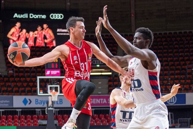 Zan Mark Sisko 31 FC Bayern , Ilimane Diop 12 Baskonia Vitoria Gasteiz , FC Bayern Basketball vs Baskonia Vitoria Gasteiz, Basketball, Euroleague, 18 12 2020 Muenchen Bayern Germany Copyright: xkolbert-press UlrichxGamelx