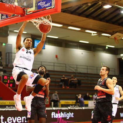 Dunk by George King Chemnitz Jobstairs Giessen 46ers vs Niners Chemnitz, Basketball, easyCredit BBL, 18 12 2020 Jobstairs Giessen 46ers vs Niners Chemnitz, Basketball, easyCredit BBL, 18 12 2020 Giessen Copyright: xEibner-Pressefotox EP_RWS