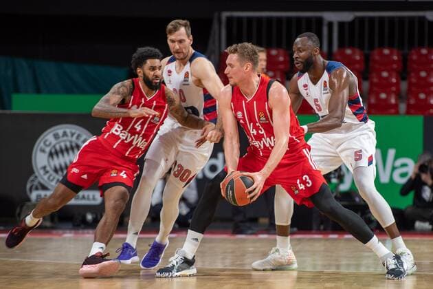 Leon Radosevic 43 FC Bayern , Zoran Dragic 30 Baskonia Vitoria Gasteiz , FC Bayern Basketball vs Baskonia Vitoria Gasteiz, Basketball, Euroleague, 18 12 2020 Muenchen Bayern Germany Copyright: xkolbert-press UlrichxGamelx