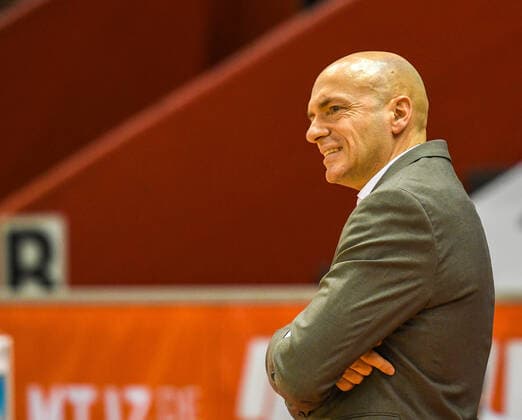 Rodrigo Pastore, Coach Chemnitz 7 Spieltag, Basketball Bundesliga, Basketball season 2020 2021, Germany, easyCredit BBL, Germany, Giessen 46ers, giessen black, men, Jobstairs GIESSEN 46ers NINERS Chemnitz, men, Chemnitz white