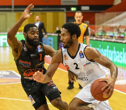 7 matchday, Basketball Bundesliga, Basketball season 2020 2021, Germany, easyCredit BBL, Germany, Giessen 46ers, giessen black, men, Jobstairs GIESSEN 46ers NINERS Chemnitz, men, Chemnitz white